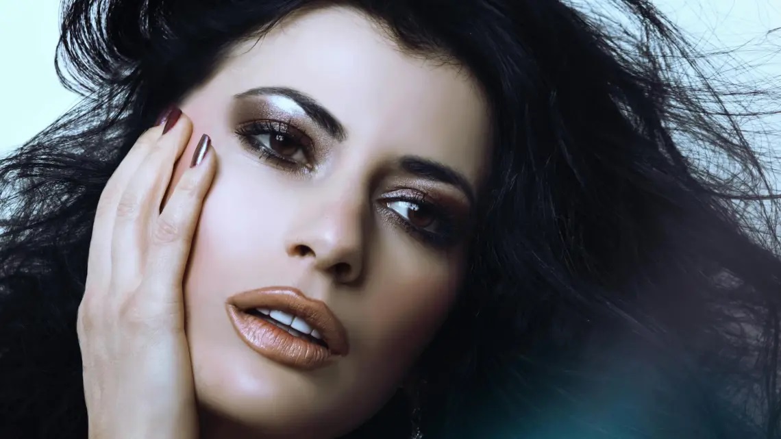 Humanizing Beauty: Redefining Standards in Fashion